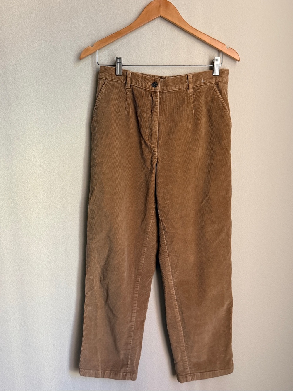 L.L Bean Classic women’s size 10P Corduroy Pants in tan brown